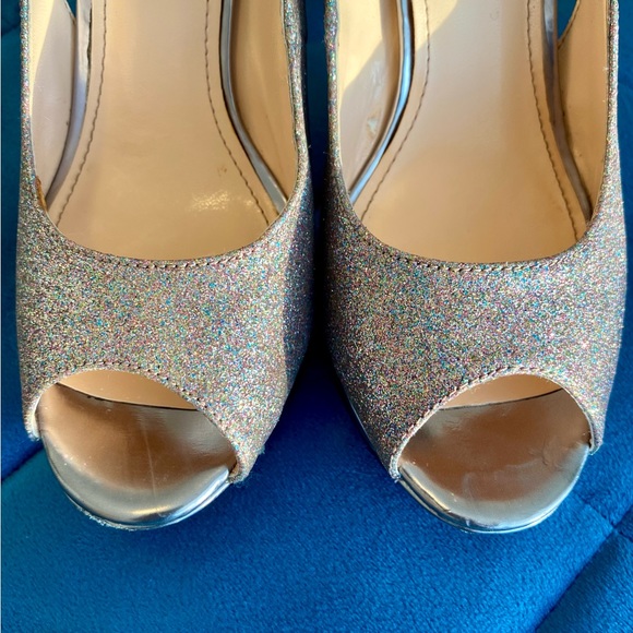 Marc Fisher glitter platform peep toe pumps (7.5) - Picture 4 of 12